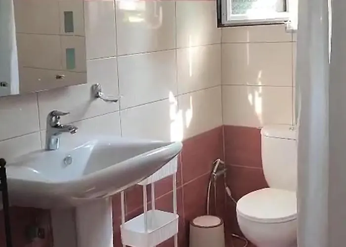 Alexandra Daire Himarë